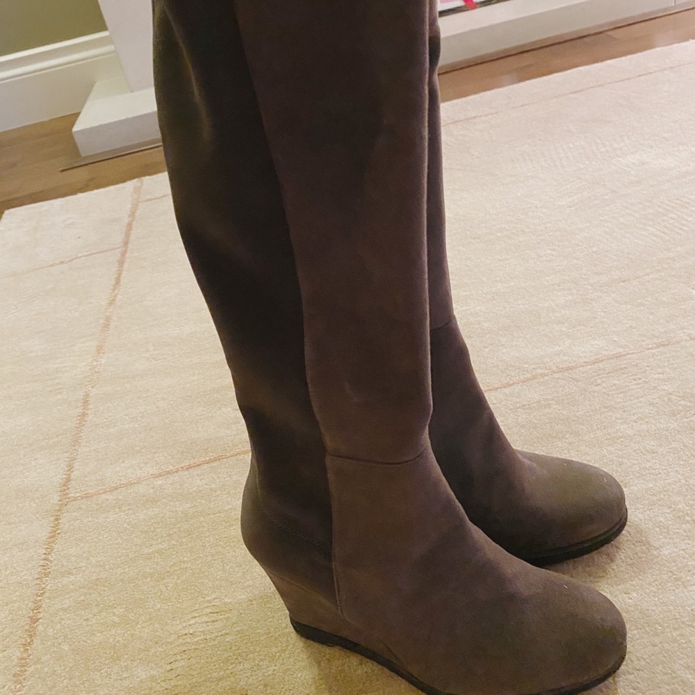 Brand new Stuart Weitzman boots